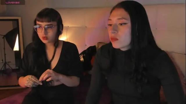 Image 10 of zowi_hottiee Stream on Chaturbate on 2 months ago