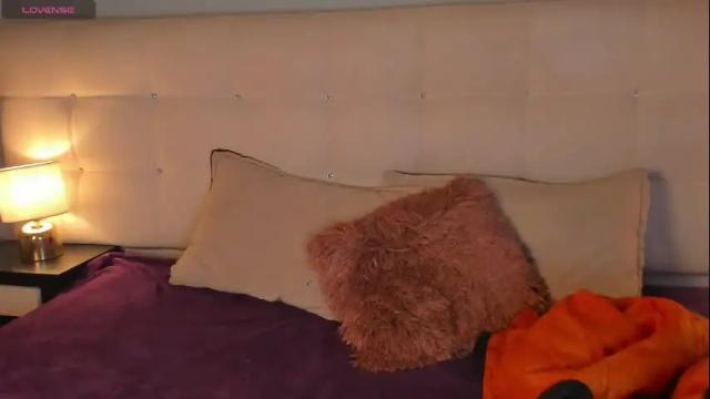 Image 3 of zowi_hottiee Stream on Chaturbate on 2 months ago