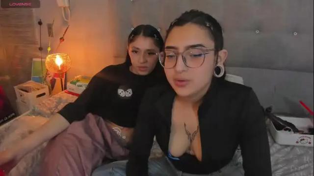 Image 8 of zowi_hottiee Stream on Chaturbate on 2 months ago