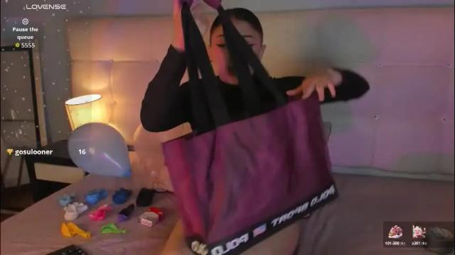 Image 12 of zowi_hottiee Stream on Chaturbate on 24 days ago
