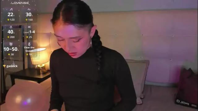 Image 2 of zowi_hottiee Stream on Chaturbate on 24 days ago