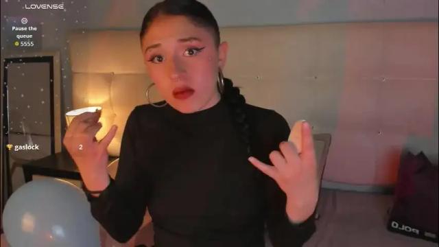 Image 3 of zowi_hottiee Stream on Chaturbate on 24 days ago