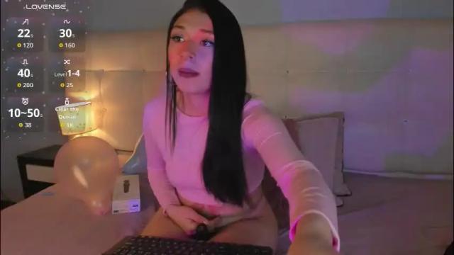 Image 10 of zowi_hottiee Stream on Chaturbate on 23 days ago