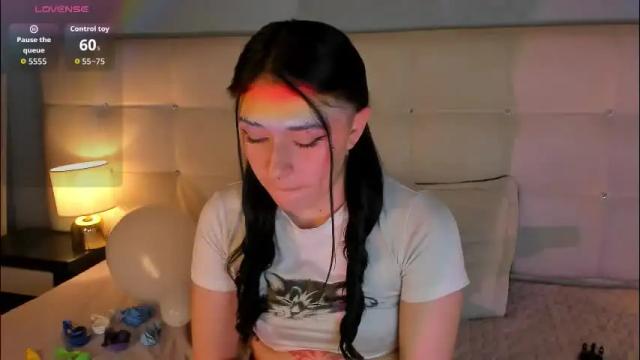 Image 4 of zowi_hottiee Stream on Chaturbate on 5 days ago