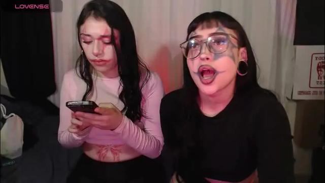 Image 3 of zowi_hottiee Stream on Chaturbate on 1 month ago