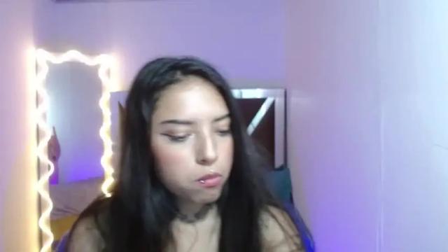 Image 2 of zuli_tay Stream on Chaturbate on 15 months ago