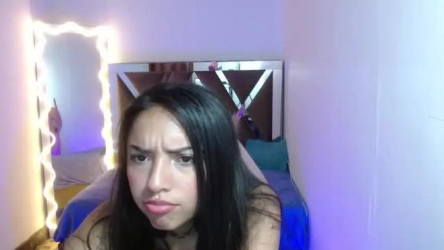 Image 4 of zuli_tay Stream on Chaturbate on 15 months ago