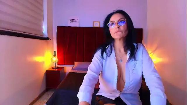 Image 12 of zuzana21 Stream on Chaturbate on 13 days ago