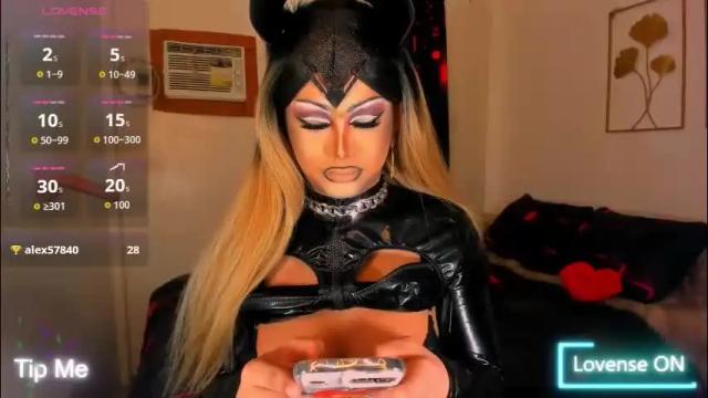 Image 11 of zyradom Stream on Chaturbate on 2 months ago